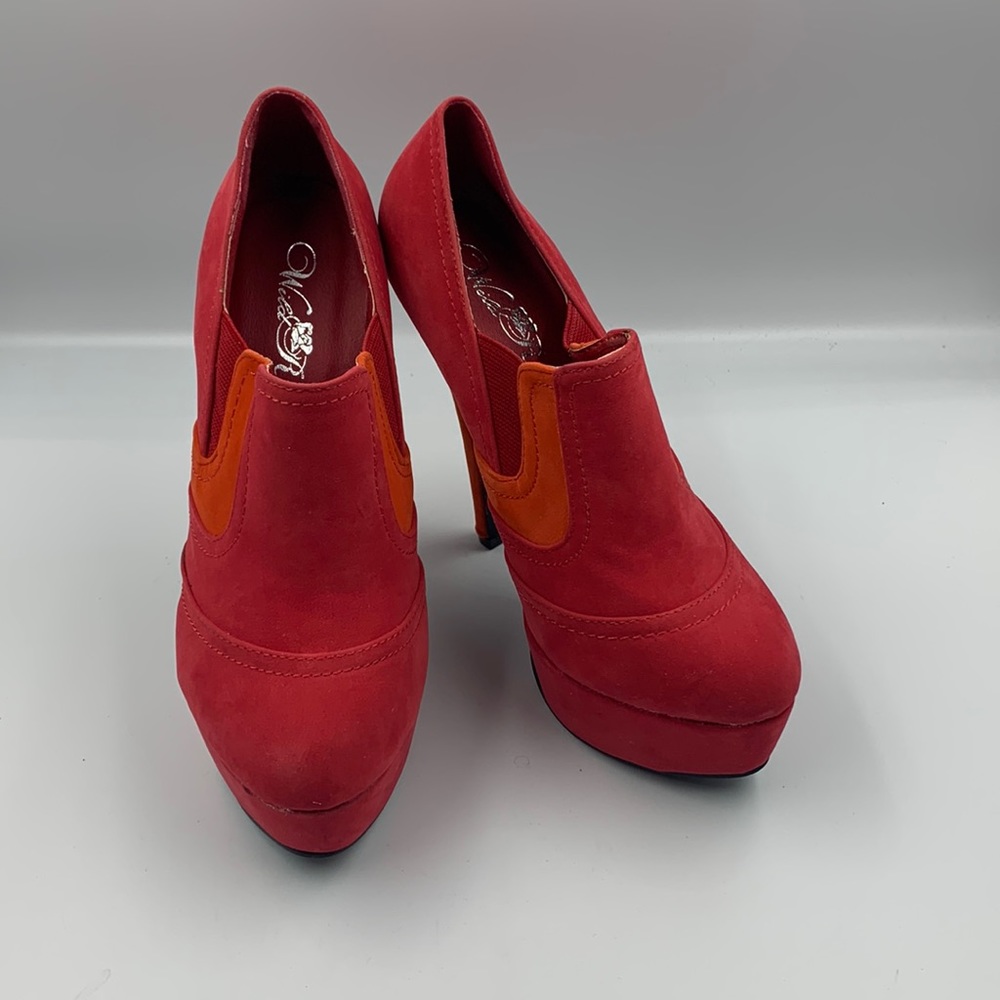 Heeled booties